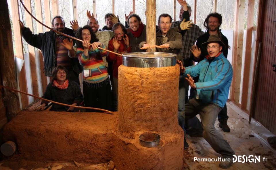 Le rocket stove est un poêle de masse super efficace pour un chauffage écologique et économique