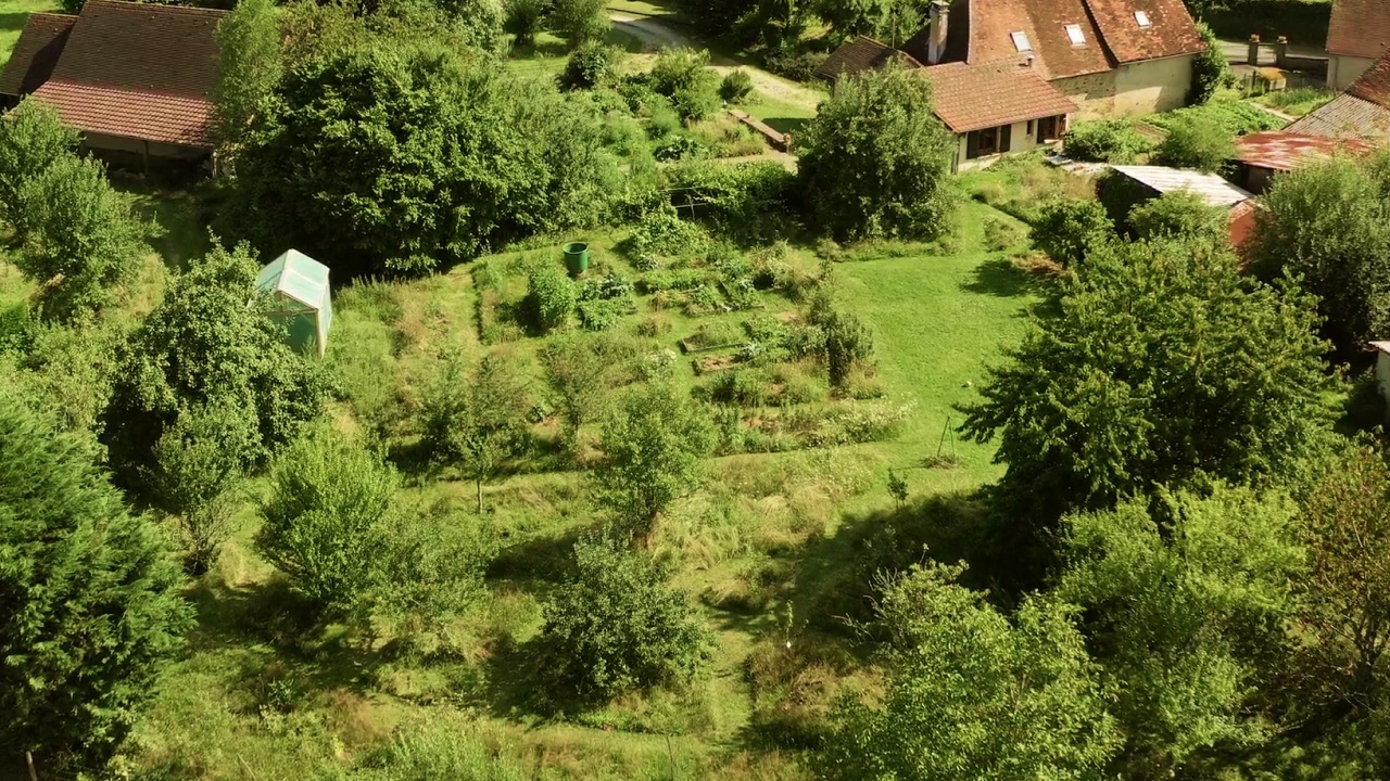LE BAC AUTOFERTILE : 5 bonnes raisons de jardiner, même sans jardin !